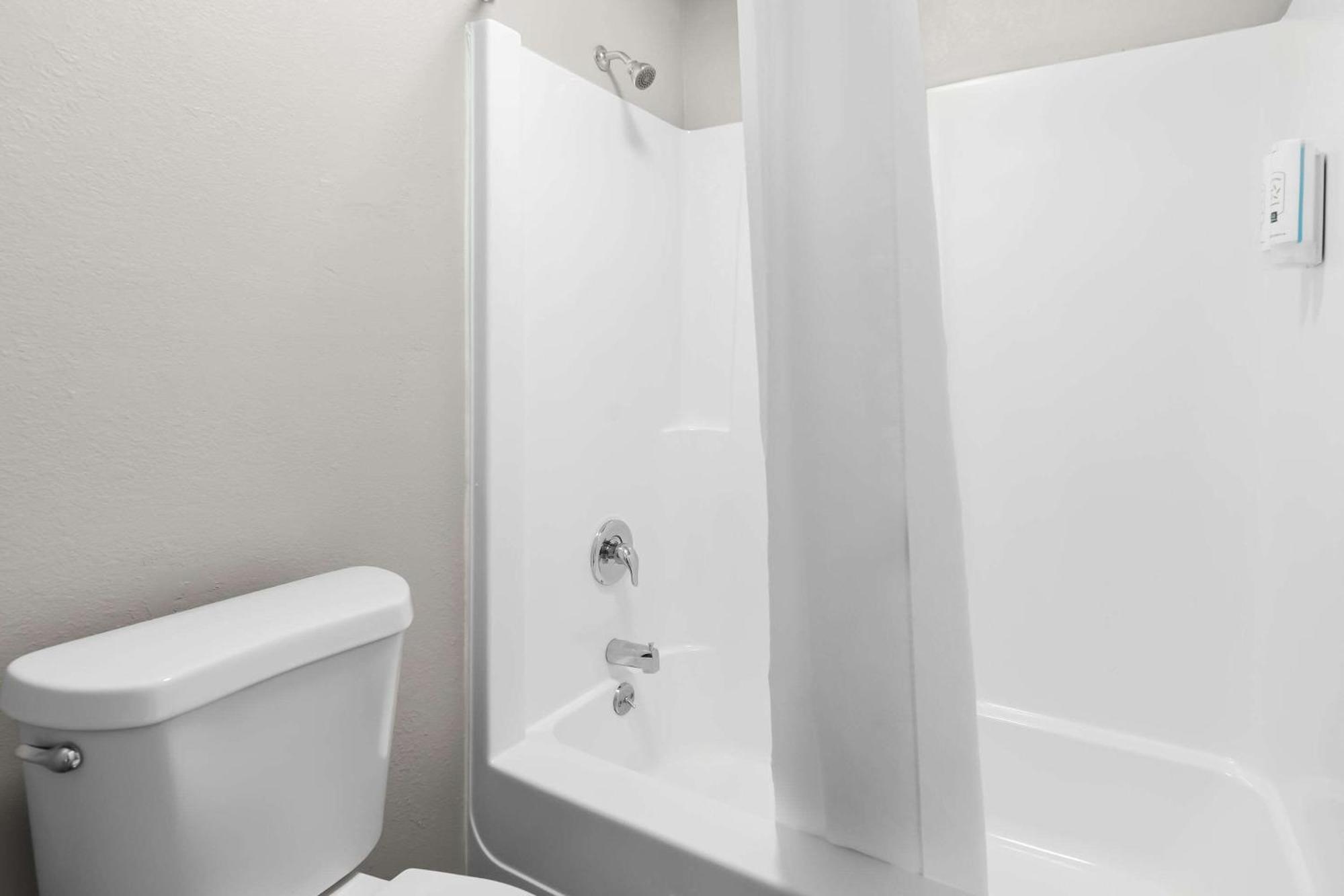 Quality Inn Nashville - Opryland Area Buitenkant foto